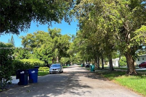 Villa ou maison à louer à Pinecrest, Floride: 3 chambres, 123.65 m2 № 2088670 - photo 24