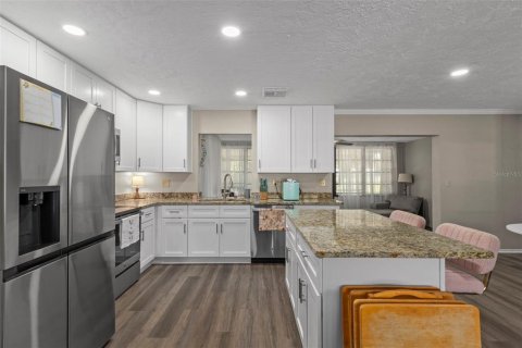 House in Land O' Lakes, Florida 3 bedrooms, 160.54 sq.m. № 2110469 - photo 21