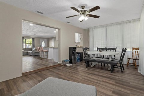 House in Land O' Lakes, Florida 3 bedrooms, 160.54 sq.m. № 2110469 - photo 23