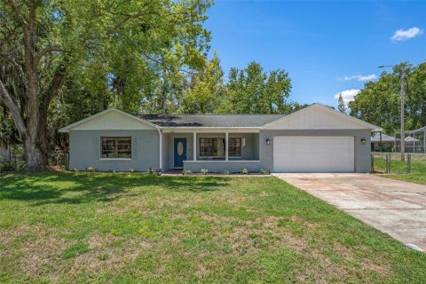 House in Land O' Lakes, Florida 3 bedrooms, 160.54 sq.m. № 2110469 - photo 8