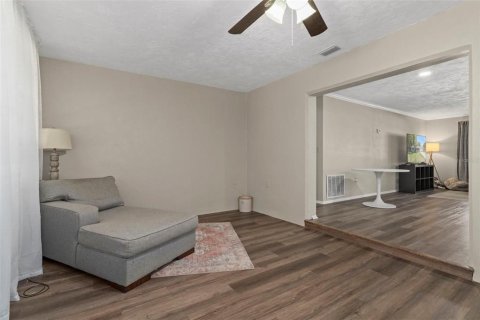 House in Land O' Lakes, Florida 3 bedrooms, 160.54 sq.m. № 2110469 - photo 24