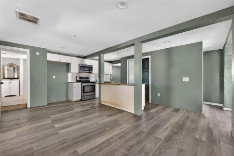 Casa en venta en Lakeland, Florida, 3 dormitorios, 176.89 m2 № 2143056 - foto 5