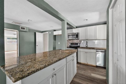 Casa en venta en Lakeland, Florida, 3 dormitorios, 176.89 m2 № 2143056 - foto 8