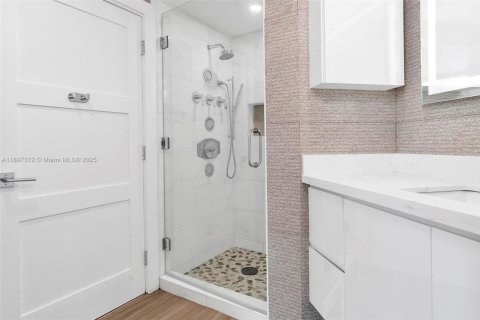 Condo in Miami, Florida, 2 bedrooms  № 1948787 - photo 26