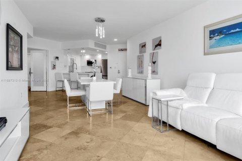 Condo in Miami, Florida, 2 bedrooms  № 1948787 - photo 20