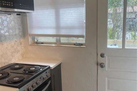 Immobilier commercial à vendre à Orlando, Floride: 2 chambres, 126.9 m2 № 2436781 - photo 11