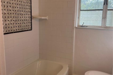 Immobilier commercial à vendre à Orlando, Floride: 2 chambres, 126.9 m2 № 2436781 - photo 15