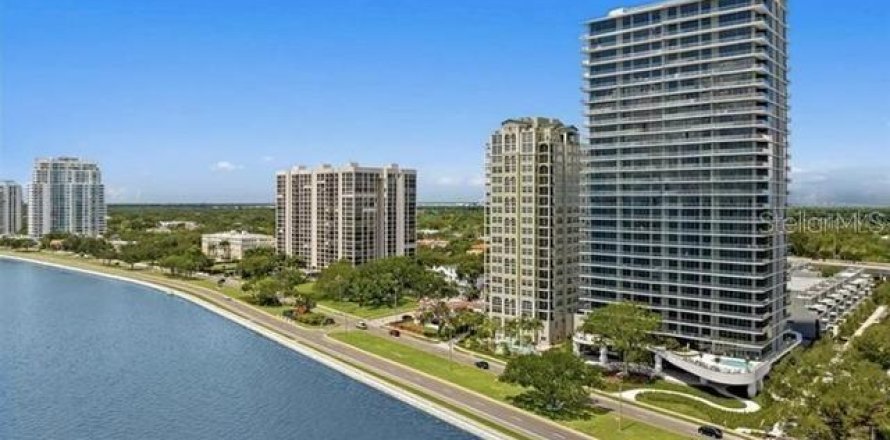 Condo à Tampa, Floride, 2 chambres  № 2427485