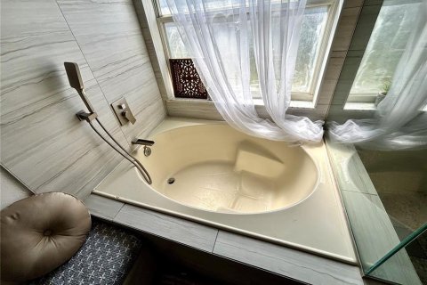House in Orlando, Florida 4 bedrooms, 152.64 sq.m. № 2304756 - photo 6