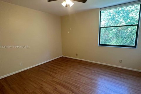 Condo in Plantation, Florida, 2 bedrooms  № 2084033 - photo 9