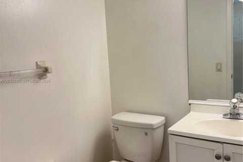 Condo in Plantation, Florida, 2 bedrooms  № 2084033 - photo 13