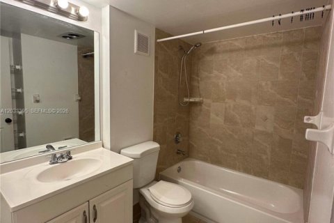 Condo in Plantation, Florida, 2 bedrooms  № 2084033 - photo 7