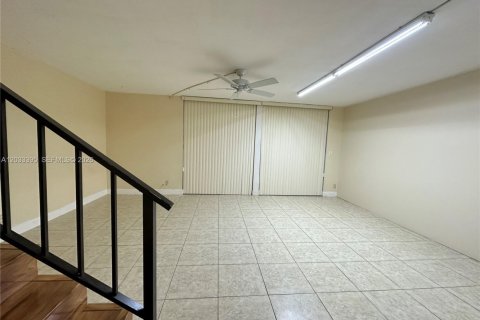 Condo in Plantation, Florida, 2 bedrooms  № 2084033 - photo 12