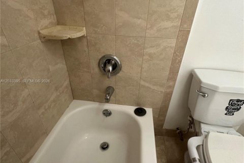 Condo in Plantation, Florida, 2 bedrooms  № 2084033 - photo 11