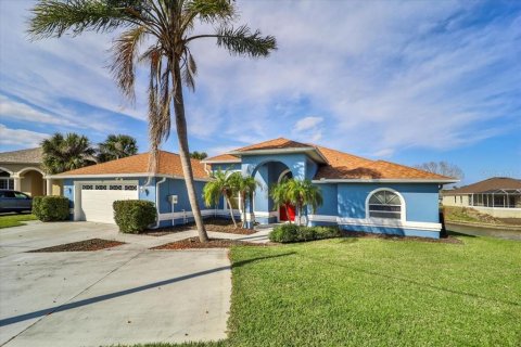 House in Palm Coast, Florida 4 bedrooms, 246.56 sq.m. № 1802421 - photo 5