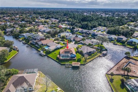 House in Palm Coast, Florida 4 bedrooms, 246.56 sq.m. № 1802421 - photo 1