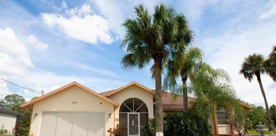 Casa en Port Charlotte, Florida 3 dormitorios, 196.58 m2 № 1904994
