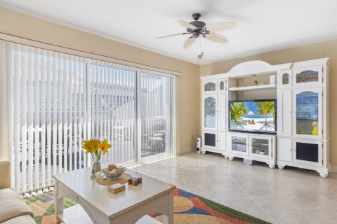 Copropriété à vendre à Hutchinson Island South, Floride: 2 chambres, 135.27 m2 № 2181816 - photo 17
