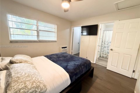 House in Fort Lauderdale, Florida 1 bedroom, 55.74 sq.m. № 2086629 - photo 8