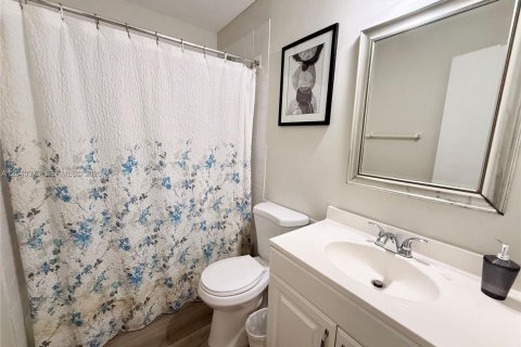 House in Fort Lauderdale, Florida 1 bedroom, 55.74 sq.m. № 2086629 - photo 10