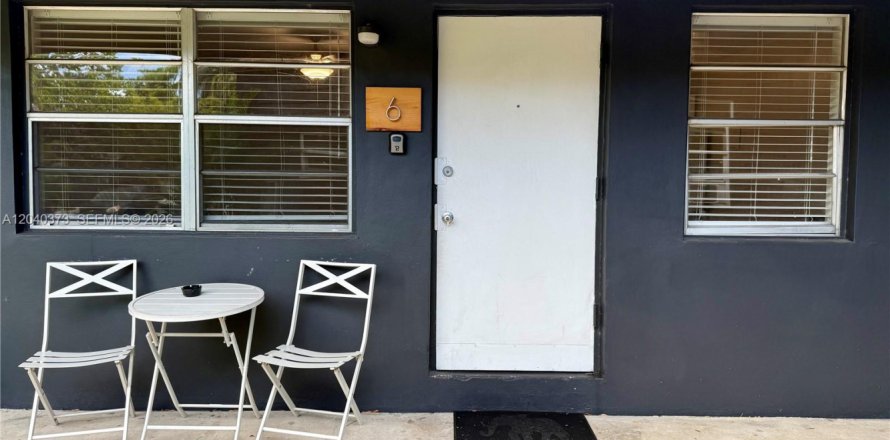 House in Fort Lauderdale, Florida 1 bedroom, 55.74 sq.m. № 2086629
