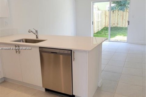 Touwnhouse à vendre à Homestead, Floride: 3 chambres, 157.47 m2 № 1959800 - photo 2