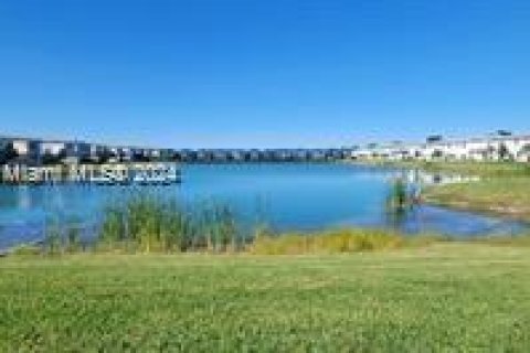 Touwnhouse à vendre à Homestead, Floride: 3 chambres, 157.47 m2 № 1959800 - photo 15