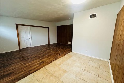 Casa en alquiler en Orlando, Florida, 3 dormitorios, 117.89 m2 № 2109146 - foto 4