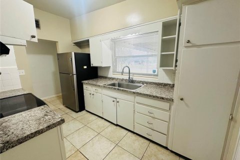 Casa en alquiler en Orlando, Florida, 3 dormitorios, 117.89 m2 № 2109146 - foto 3