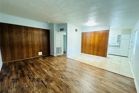 Casa en alquiler en Orlando, Florida, 3 dormitorios, 117.89 m2 № 2109146 - foto 2