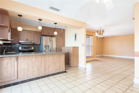 Casa en venta en Miami, Florida, 3 dormitorios, 128.67 m2 № 2058268 - foto 5