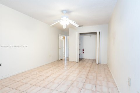 Casa en venta en Miami, Florida, 3 dormitorios, 128.67 m2 № 2058268 - foto 14