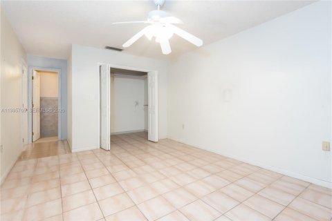 Casa en venta en Miami, Florida, 3 dormitorios, 128.67 m2 № 2058268 - foto 11