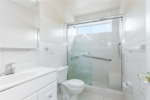 Casa en venta en Miami, Florida, 3 dormitorios, 128.67 m2 № 2058268 - foto 18