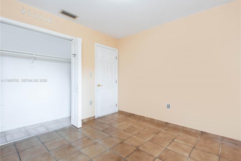 Casa en venta en Miami, Florida, 3 dormitorios, 128.67 m2 № 2058268 - foto 24