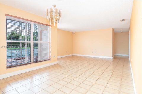 Casa en venta en Miami, Florida, 3 dormitorios, 128.67 m2 № 2058268 - foto 8