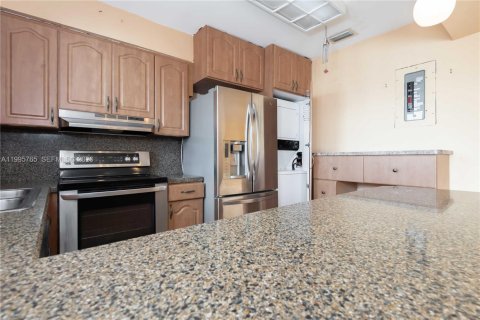 Casa en venta en Miami, Florida, 3 dormitorios, 128.67 m2 № 2058268 - foto 27