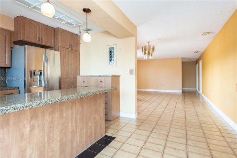 Casa en venta en Miami, Florida, 3 dormitorios, 128.67 m2 № 2058268 - foto 7