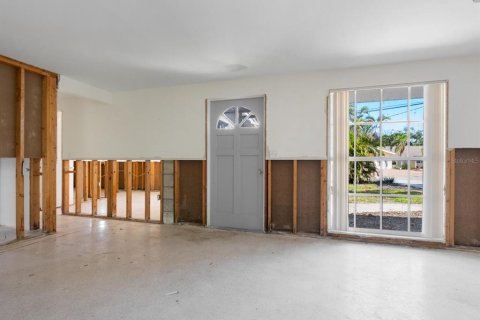 House in Sarasota, Florida 3 bedrooms, 131.18 sq.m. № 1662247 - photo 4
