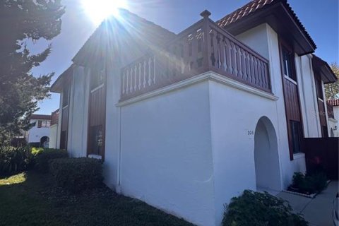 Townhouse in South Daytona, Florida 2 bedrooms, 122.72 sq.m. № 2114385 - photo 2