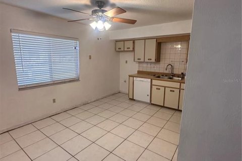 Townhouse in South Daytona, Florida 2 bedrooms, 122.72 sq.m. № 2114385 - photo 18
