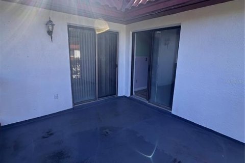 Townhouse in South Daytona, Florida 2 bedrooms, 122.72 sq.m. № 2114385 - photo 4
