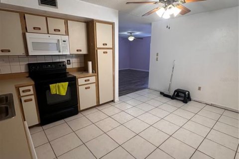 Townhouse in South Daytona, Florida 2 bedrooms, 122.72 sq.m. № 2114385 - photo 20