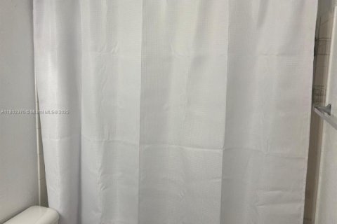 Condominio en venta en Margate, Florida, 1 dormitorio, 66.15 m2 № 1936603 - foto 15