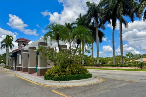 House in Weston, Florida 4 bedrooms, 201.78 sq.m. № 1887773 - photo 29