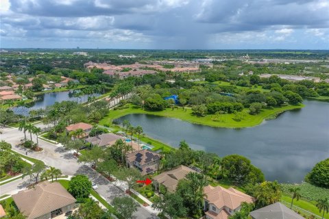 House in Weston, Florida 4 bedrooms, 201.78 sq.m. № 1887773 - photo 3