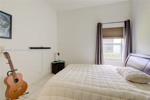 House in Weston, Florida 4 bedrooms, 201.78 sq.m. № 1887773 - photo 22
