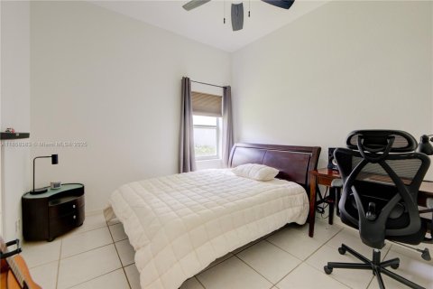 House in Weston, Florida 4 bedrooms, 201.78 sq.m. № 1887773 - photo 21