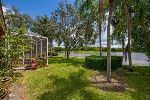 House in Weston, Florida 4 bedrooms, 201.78 sq.m. № 1887773 - photo 30