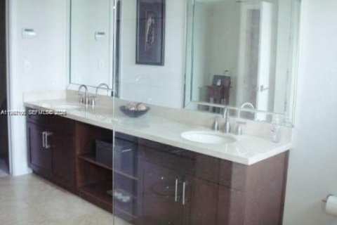 Casa en venta en Coral Gables, Florida, 5 dormitorios, 304.25 m2 № 2032502 - foto 25